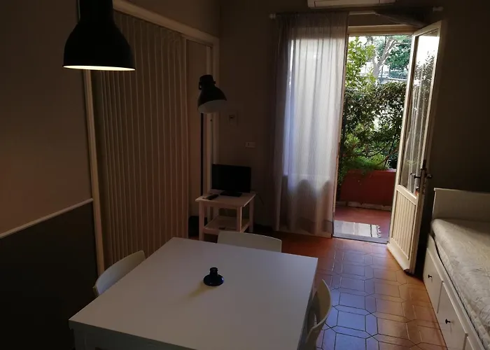 Lejlighed Bilocali Con Giardino Via Sivori *